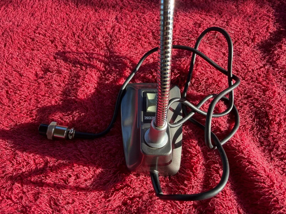 Ham/cb radio icom sm 6 mic excellent condition - Image 4