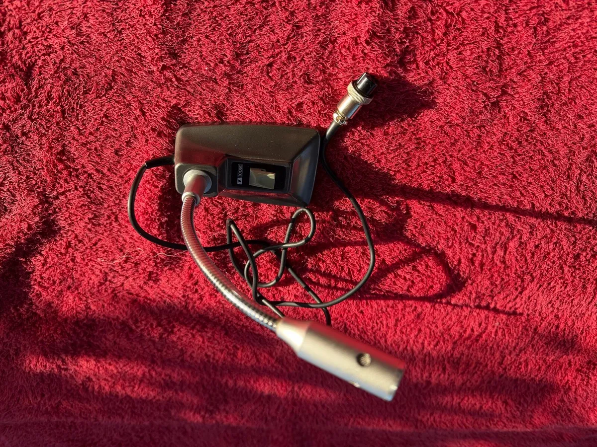 Ham/cb radio icom sm 6 mic excellent condition - Image 3