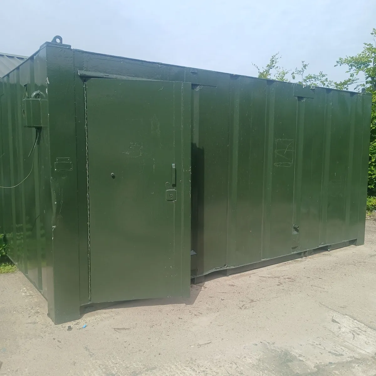 Toilet unit - Image 1