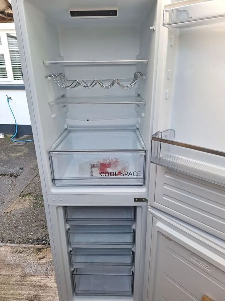 fridge freezer - Image 3