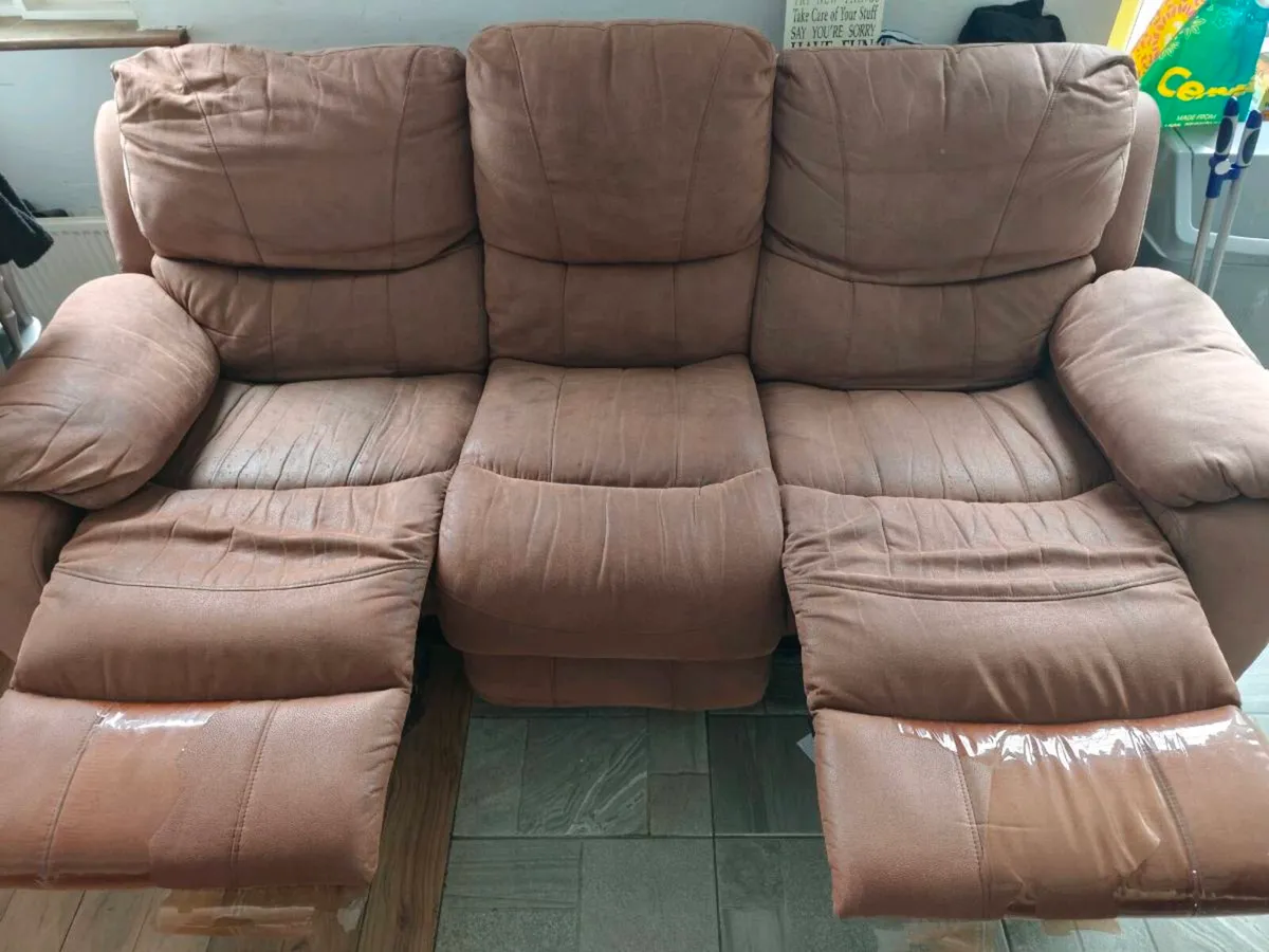 Free sofa to take away