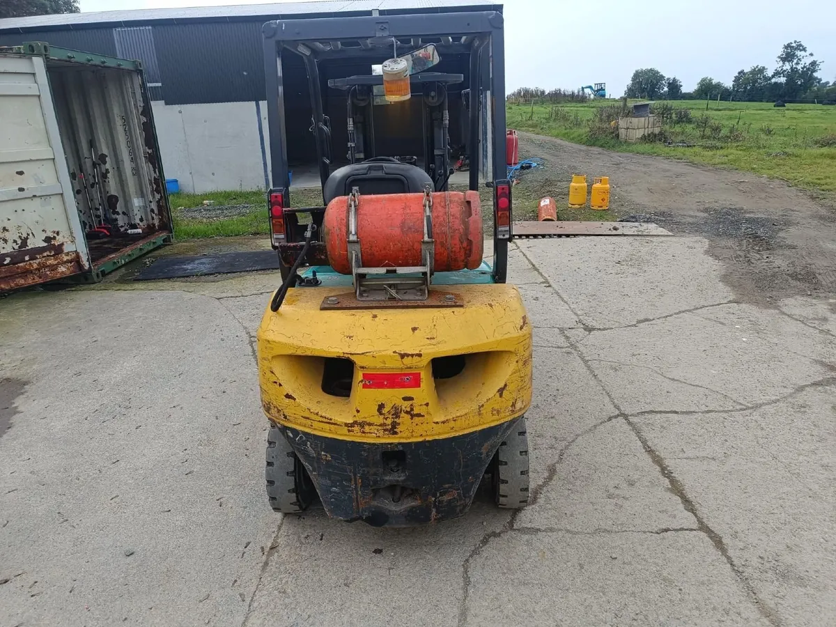Komatsu 2.5 Tonne Gas Forklift 2005 - Image 3