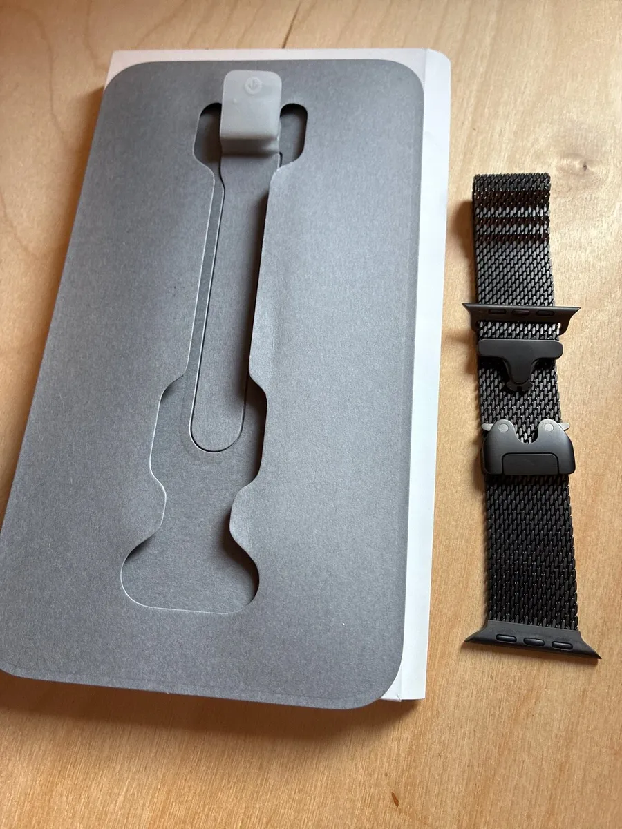 Titanium Milanese loop - Image 1