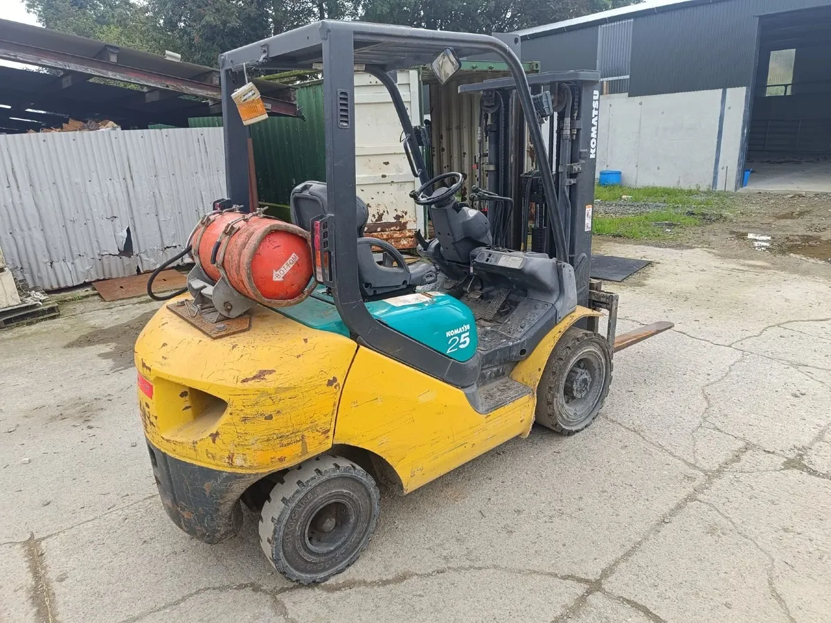 Komatsu 2.5 Tonne Gas Forklift 2005 - Image 4