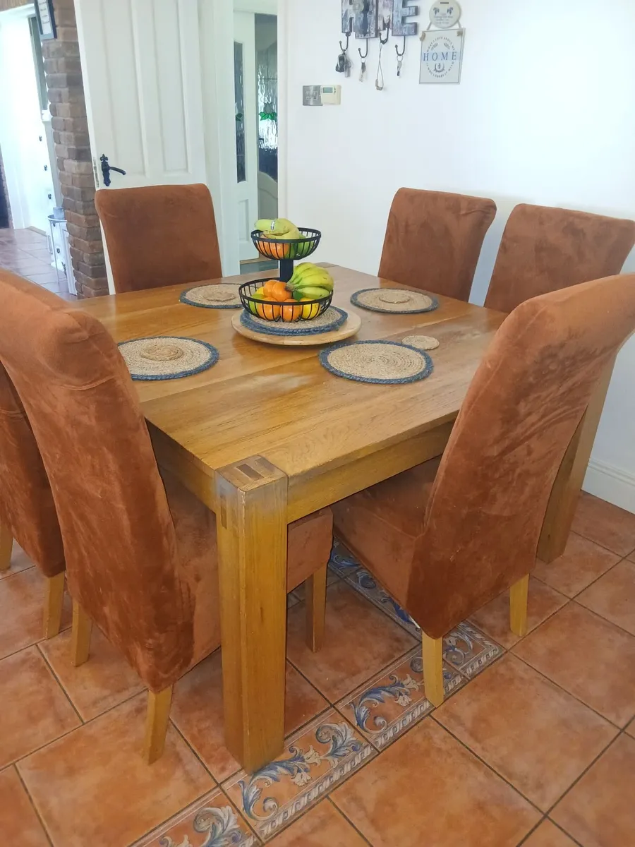 Dining table and chairs - Image 1
