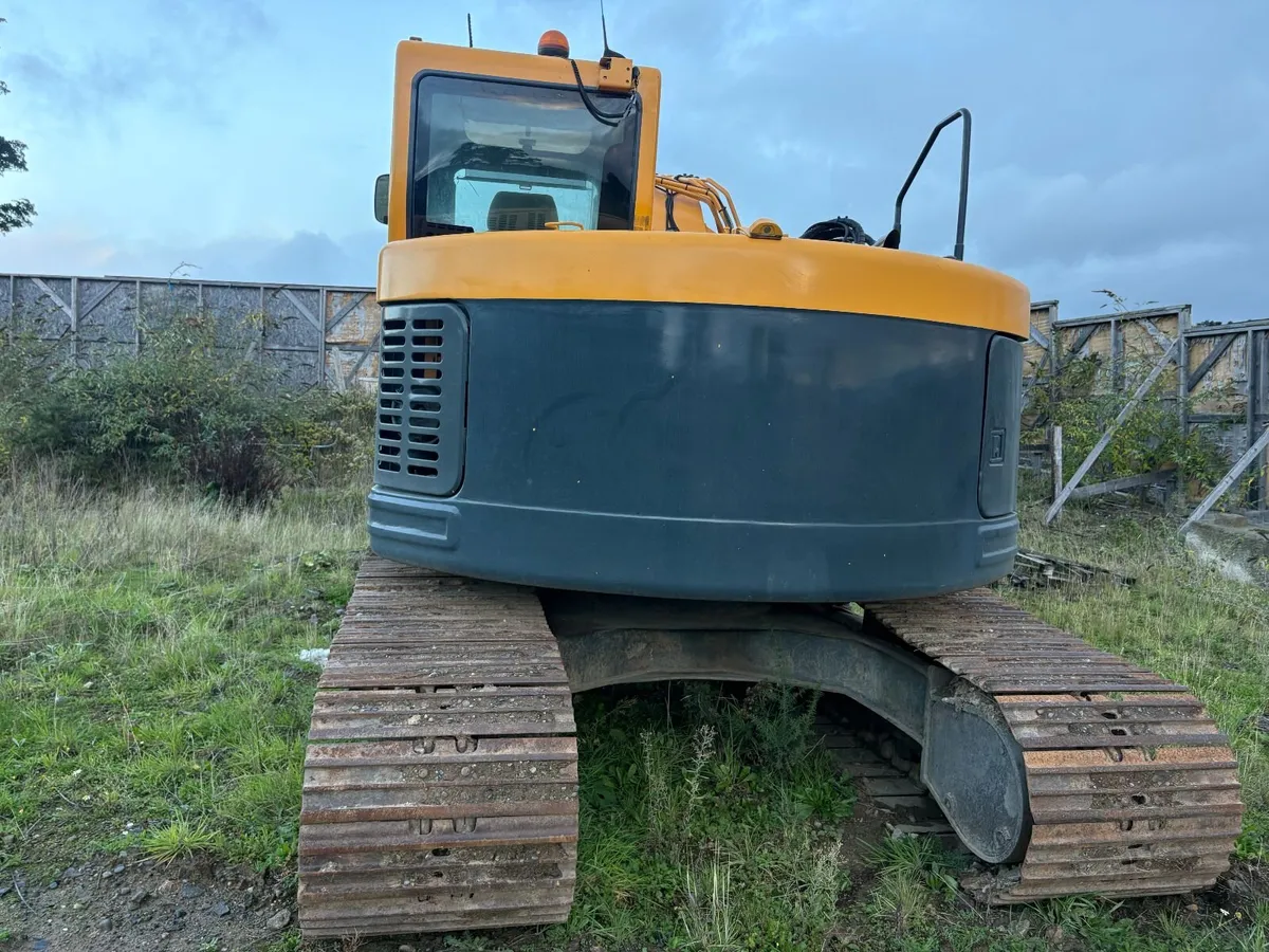 Hyundai 145 digger - Image 4