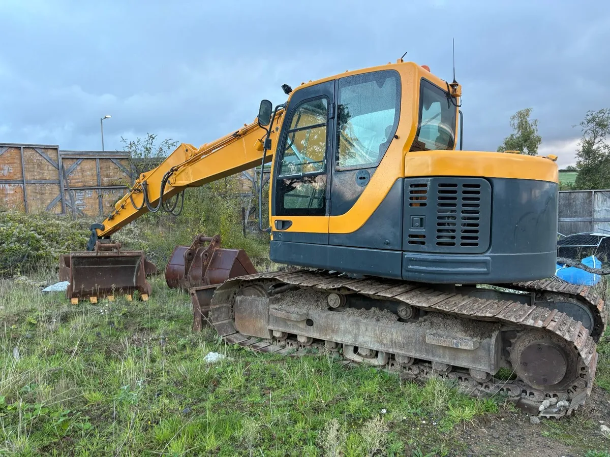 Hyundai 145 digger - Image 1