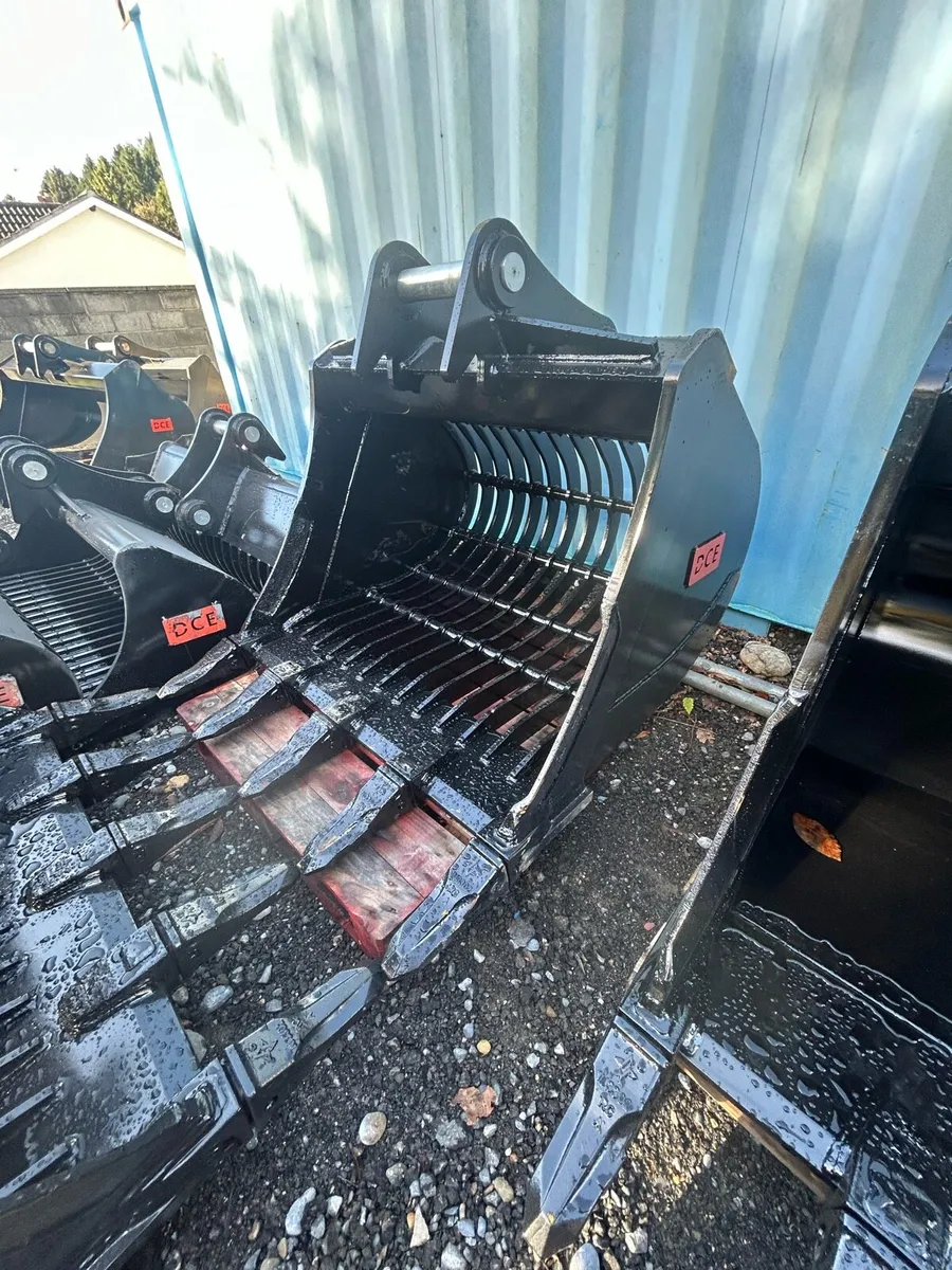 13 ton riddle bucket 65mm pins - Image 1