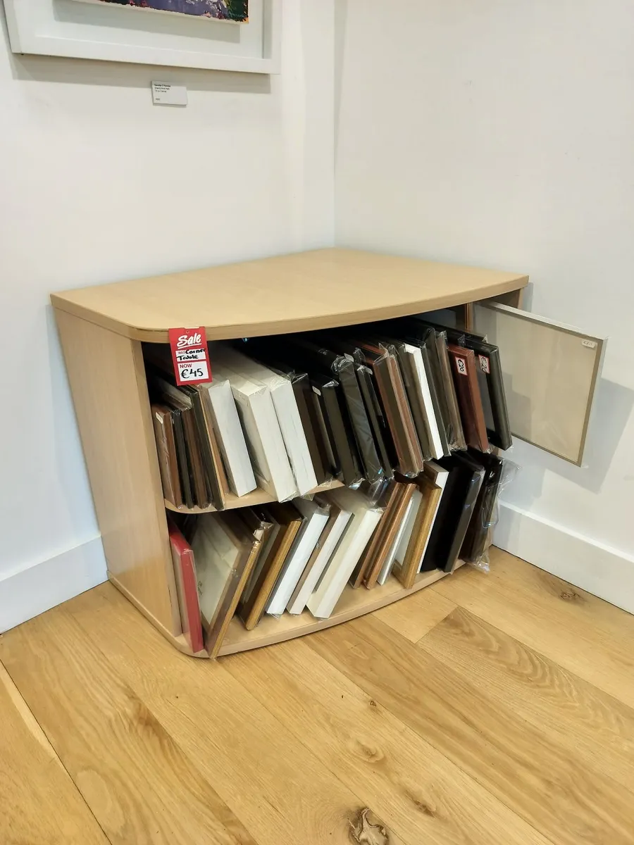 Corner Table