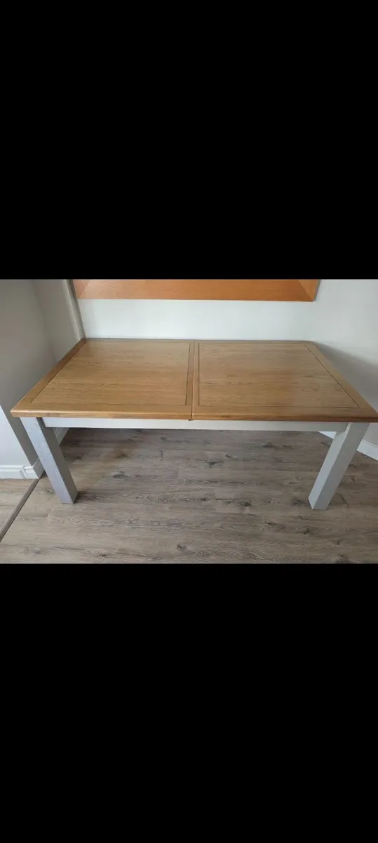 Dining table - Image 2