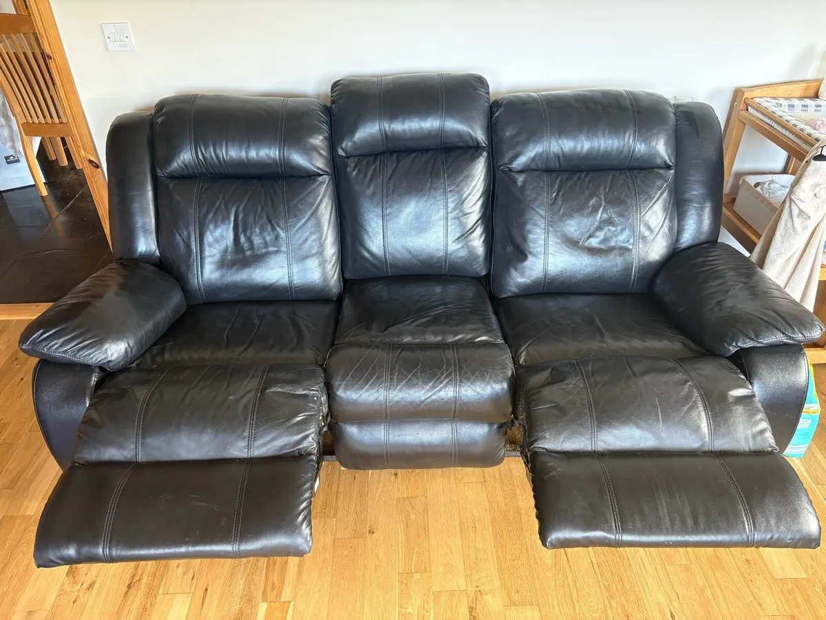 3 Piece Suite - Image 2