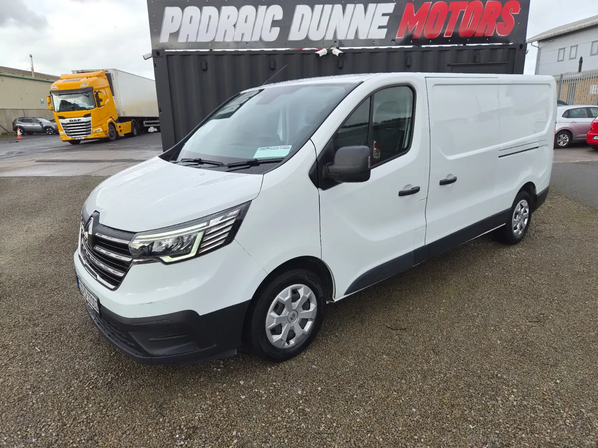 231 Renault Trafic 2.0 Immaculate Condition - Image 3