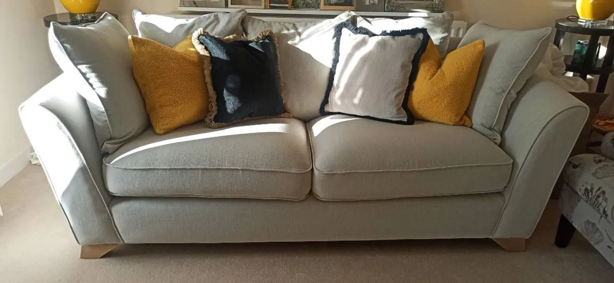 Furniture set - Image 2