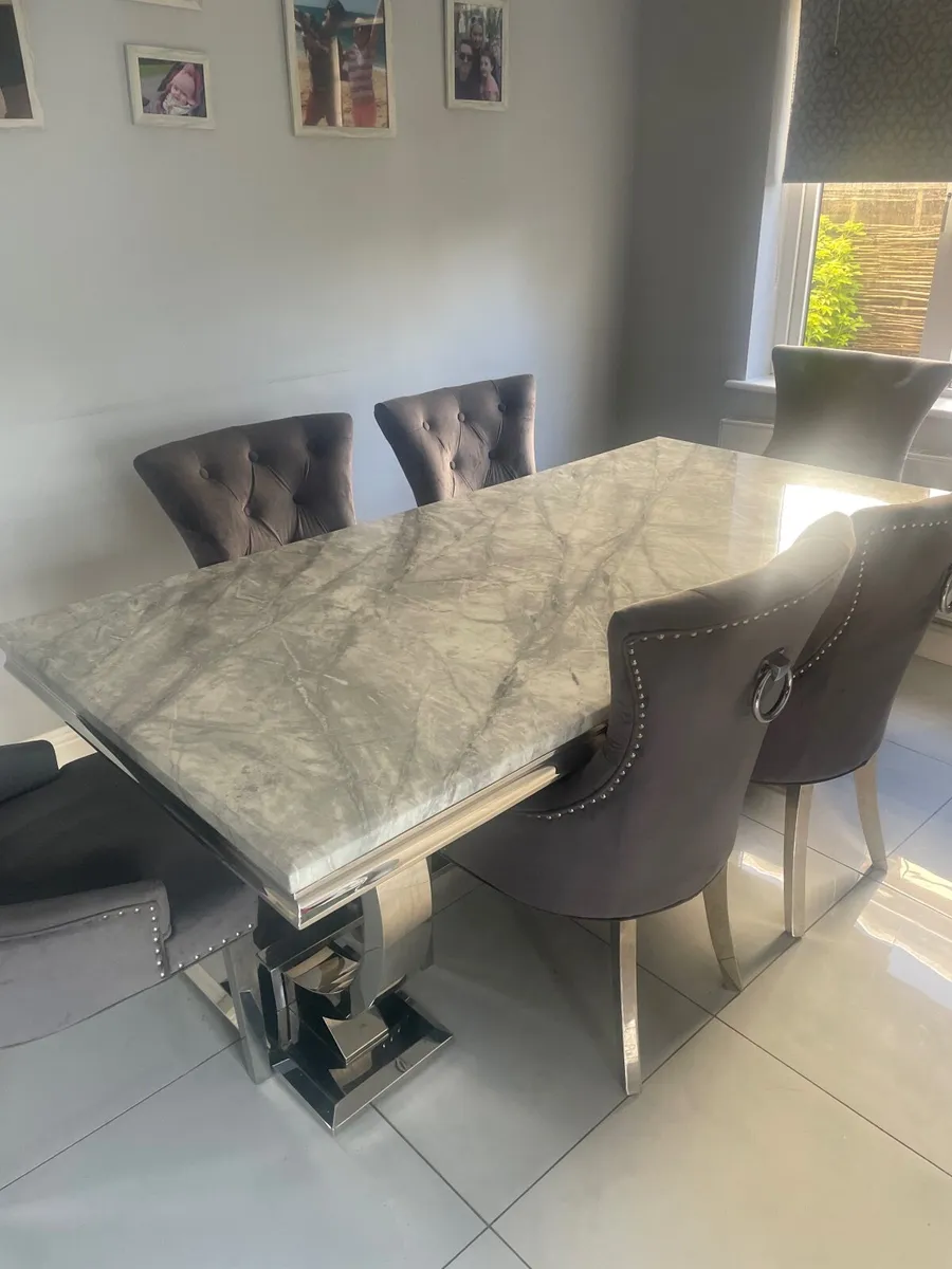 Arturo Dining Table and 6 chairs - Image 2