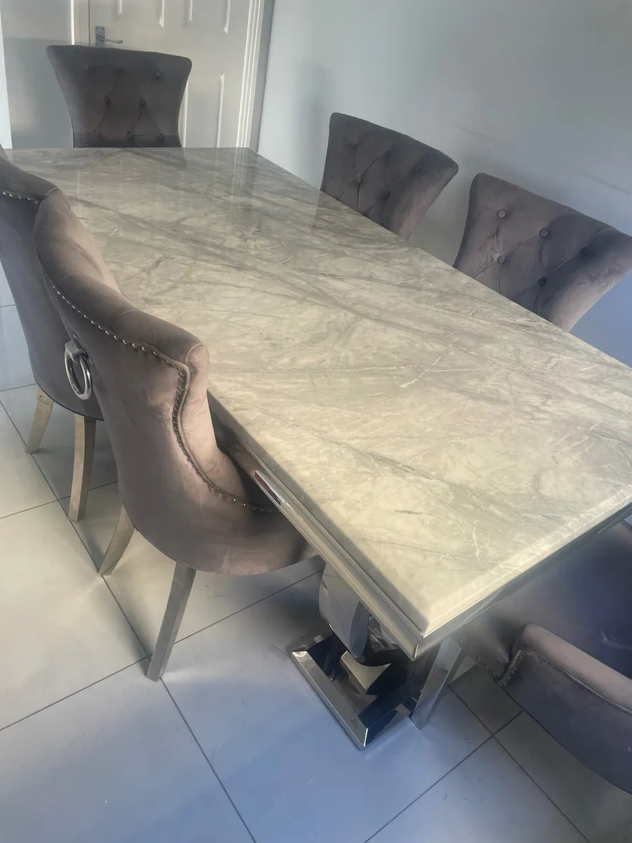 Arturo Dining Table and 6 chairs - Image 3
