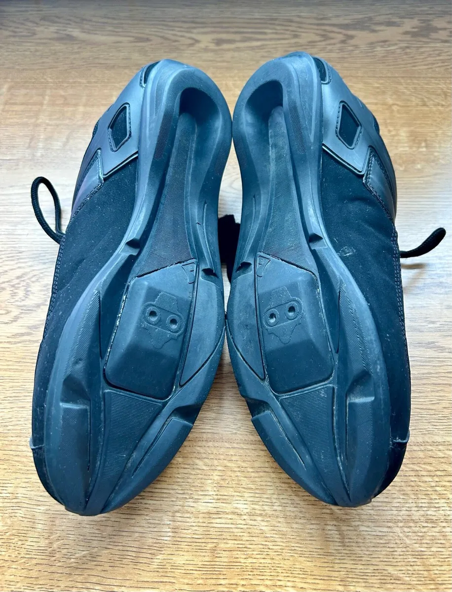 Triban Road 100 cycling shoes size 8/42 - Image 2