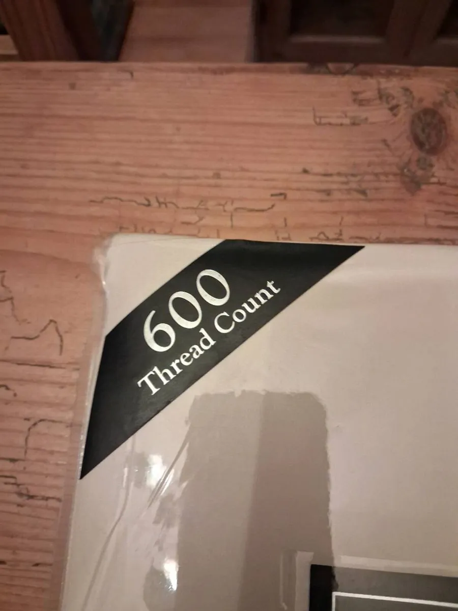 King Size Fitted Sheet. - Image 2