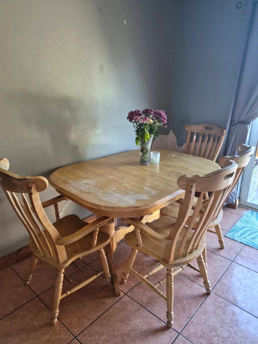 Table and Chairs - Image 1