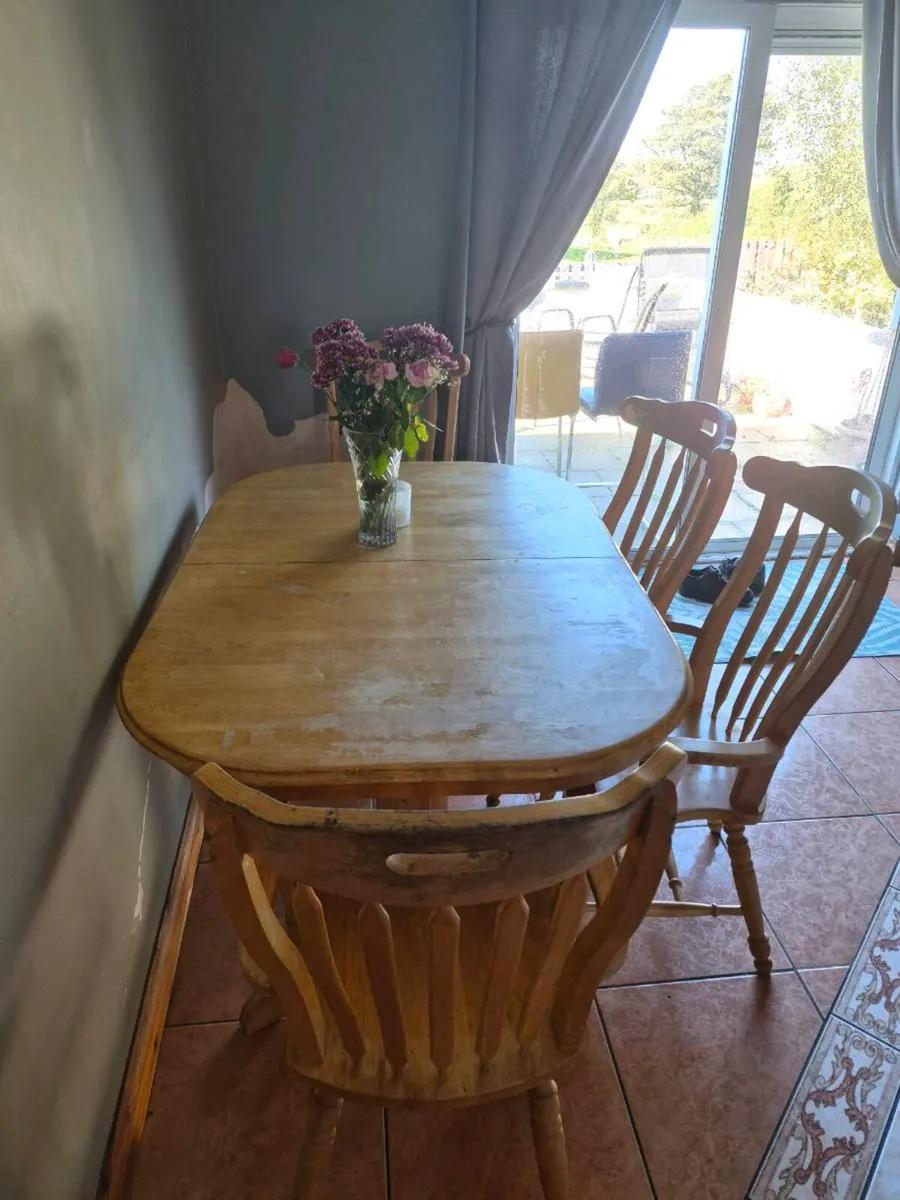 Table and Chairs - Image 2