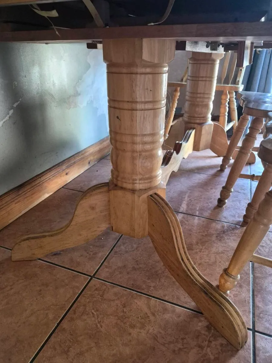Table and Chairs - Image 3