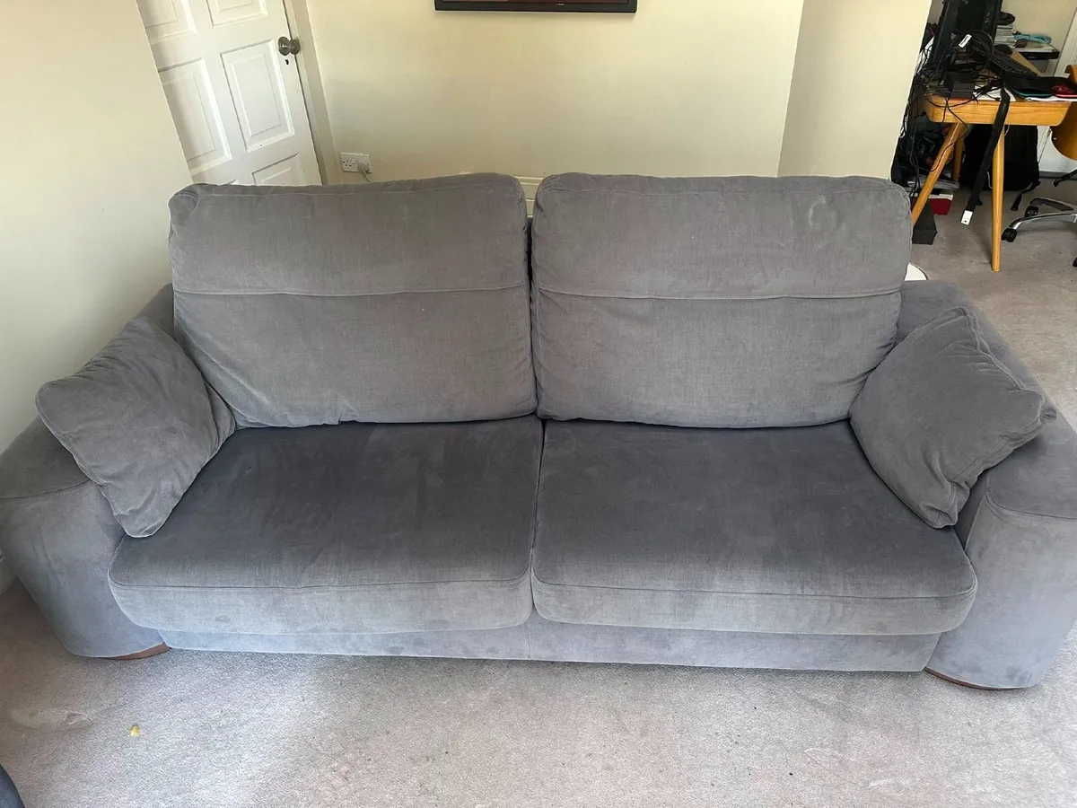 Fama Couch - Image 3