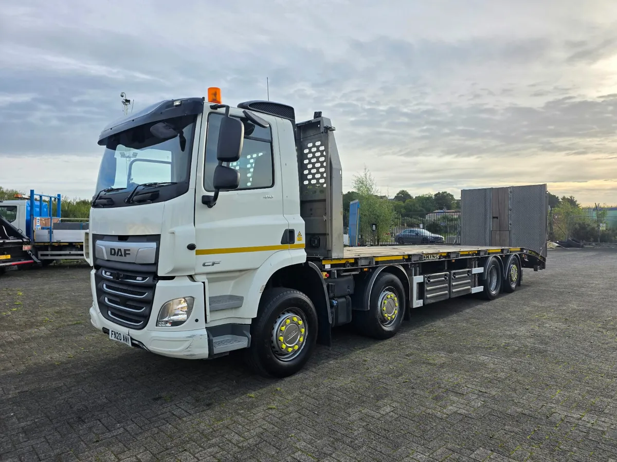 2020 DAF CF410 8X2 rear steer with 33ft beavertail - Image 3