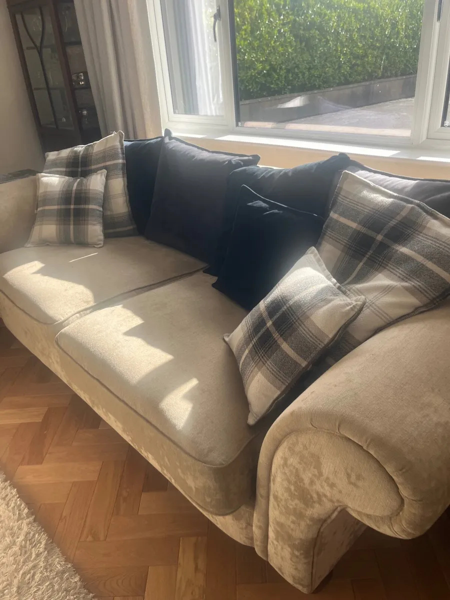 Couch - Image 1
