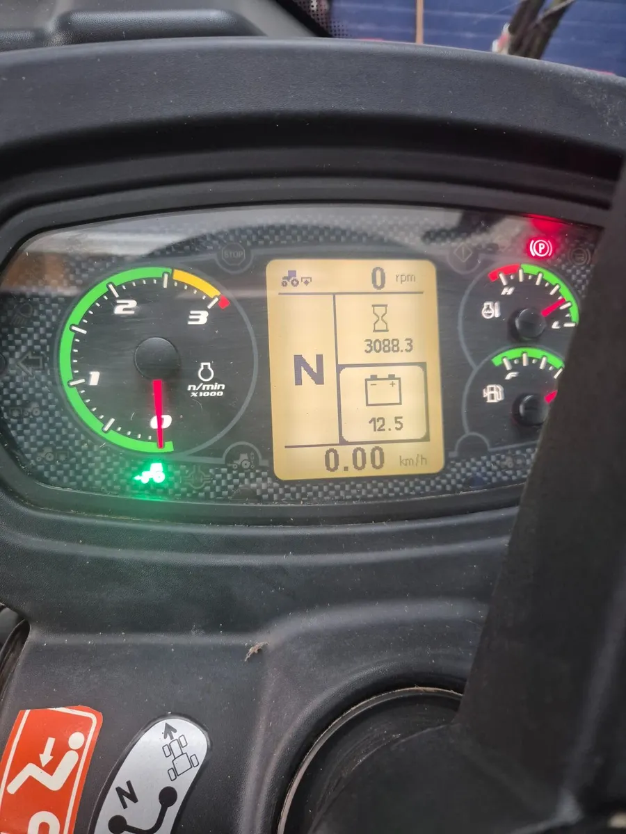 Case IH Farmall U. 2017. - Image 2