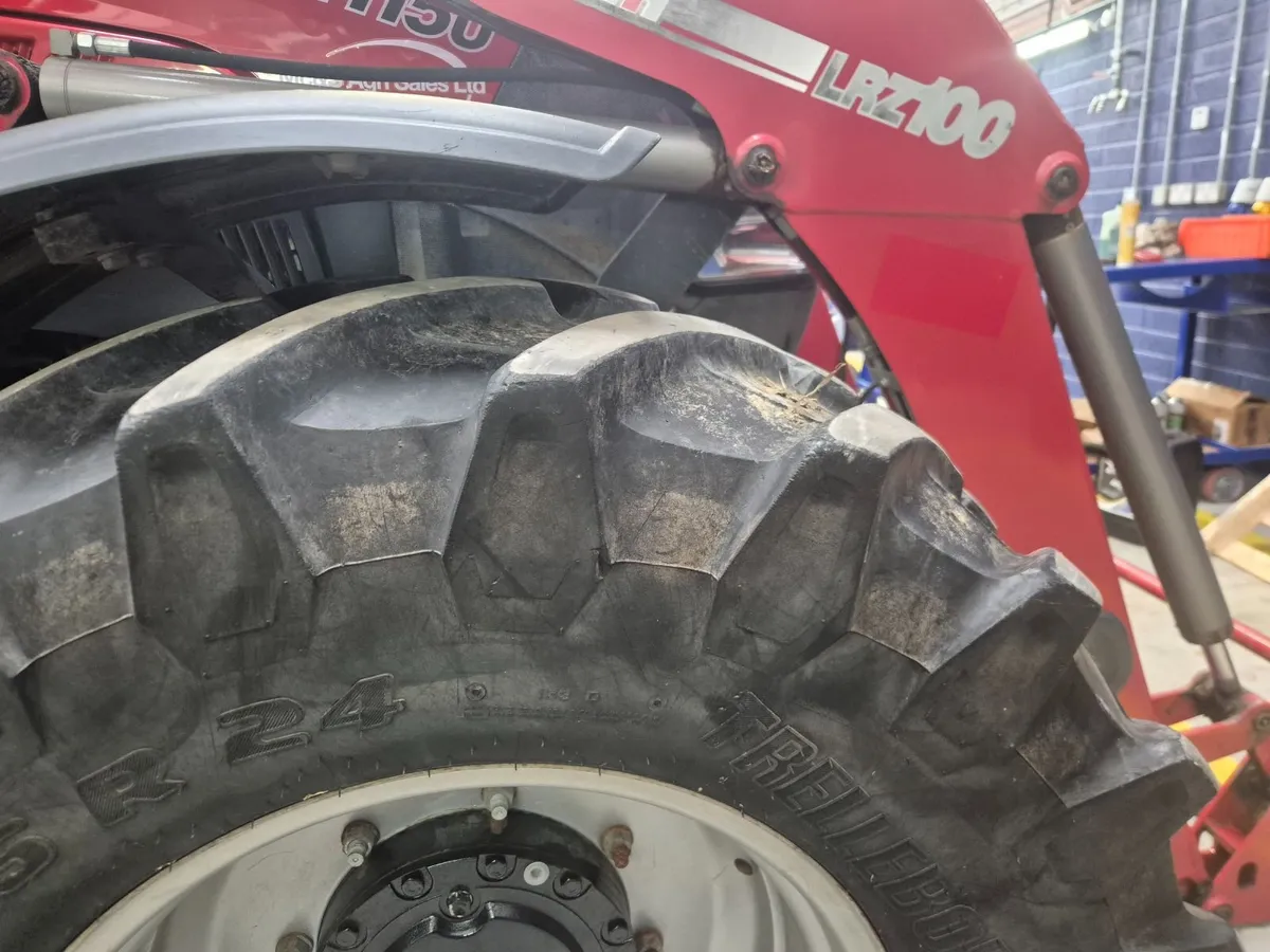 Case IH Farmall U. 2017. - Image 3