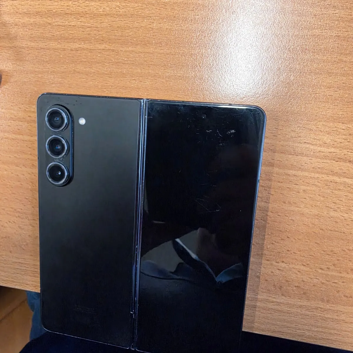 Samsung Z Fold 5 - Image 4