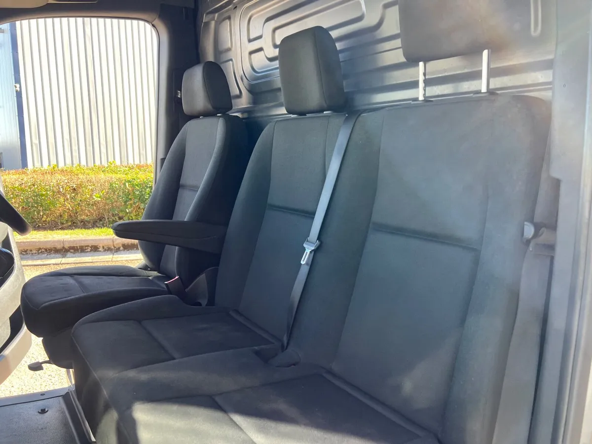 Mercedes-Benz Sprinter 2024 - Image 4