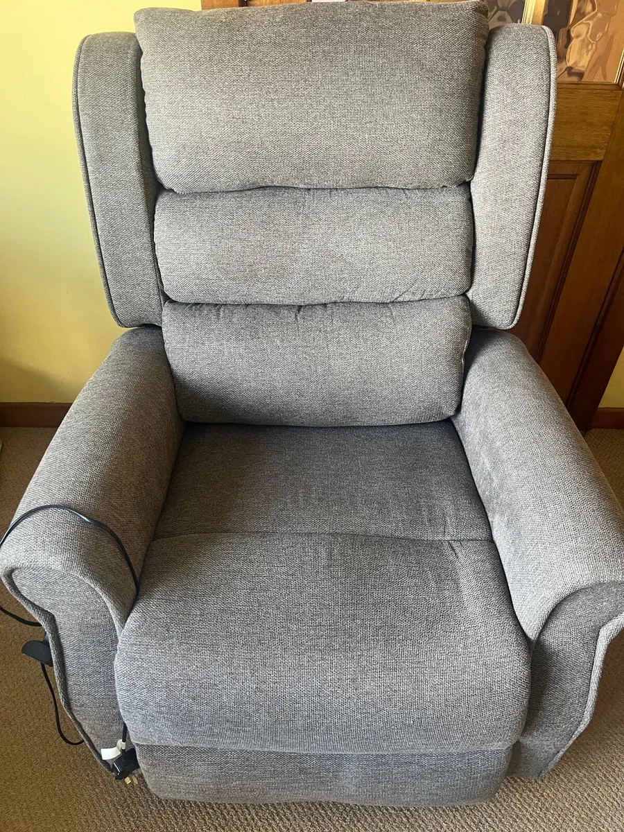 Rise recliner chair - Image 1