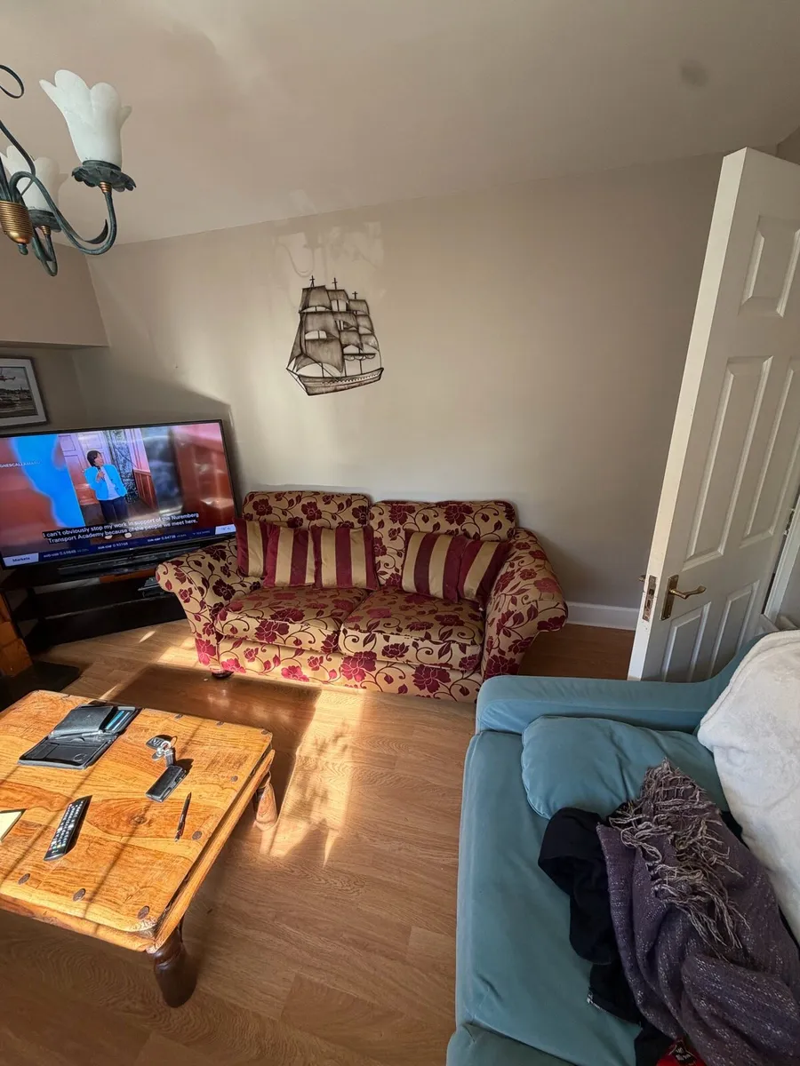 Couch Free - Image 1