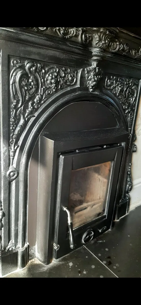 5kw Henley apollo insert stove, cast iron fireplac - Image 1