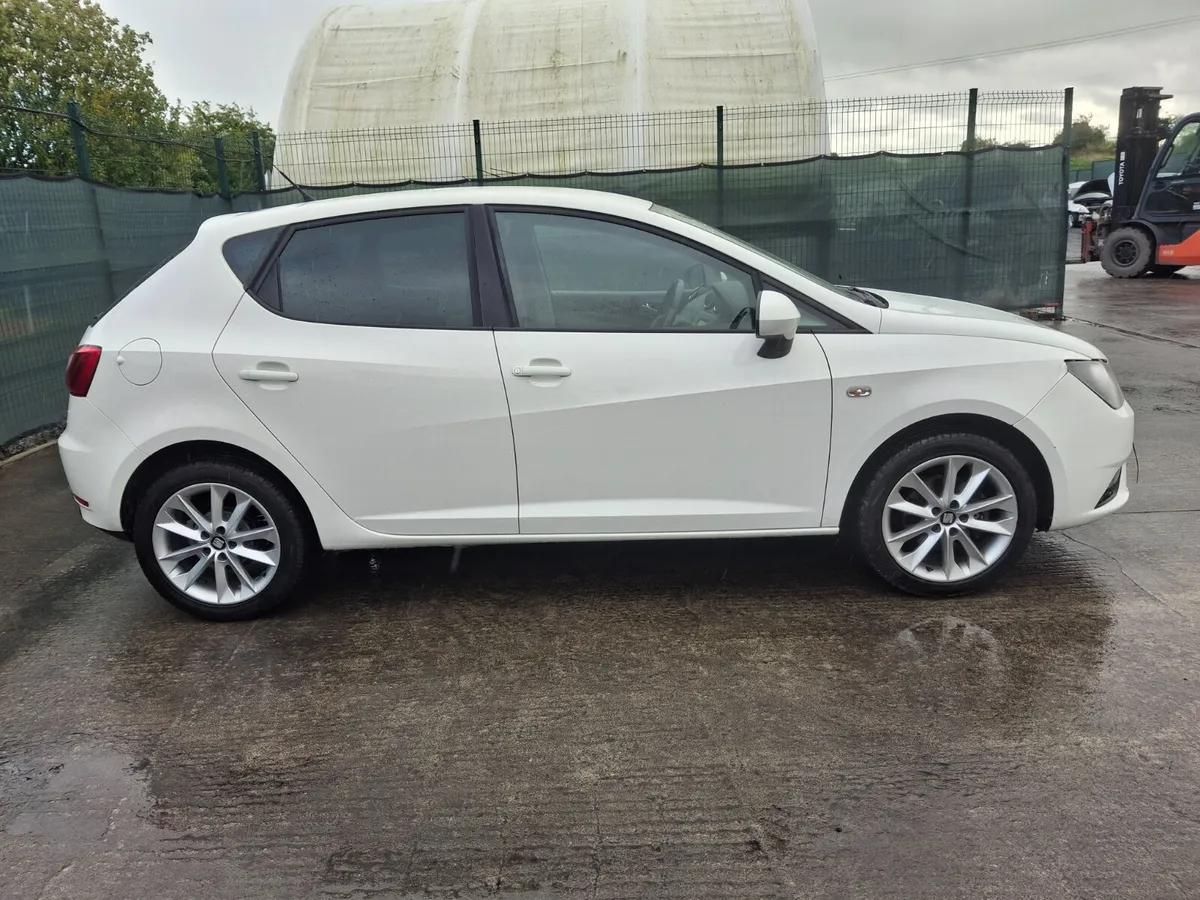 162 Seat Ibiza  1.4 Tdi Very Light Damage - Image 2