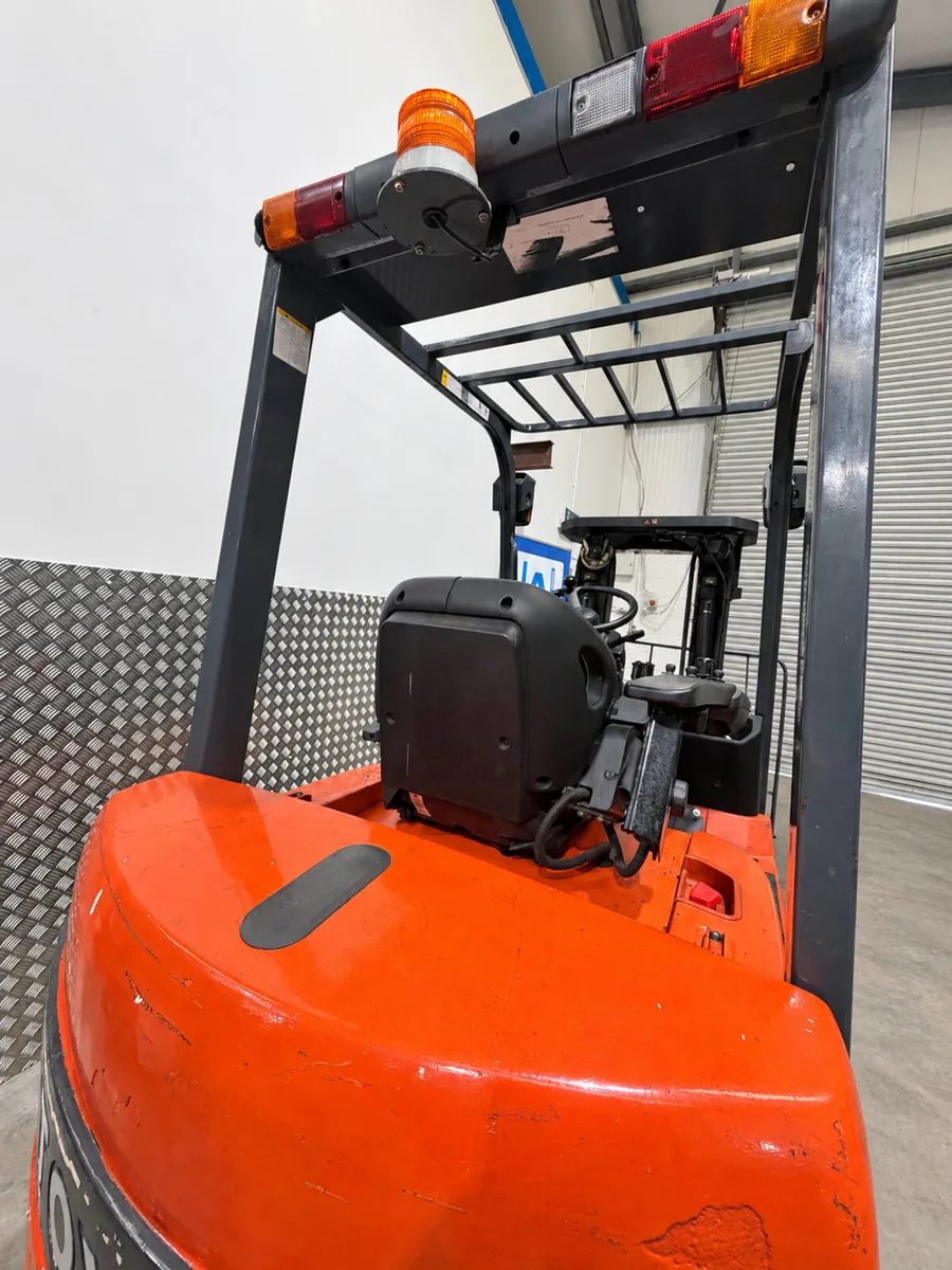 Toyota 72V Electric Fork Lift - Image 4