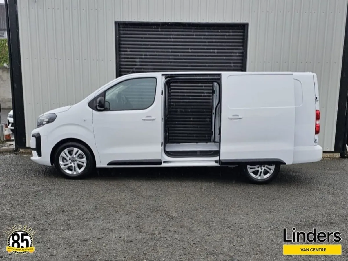 Opel Vivaro 271 LWB SPORTIVE 5YR WARRANTY - Image 3