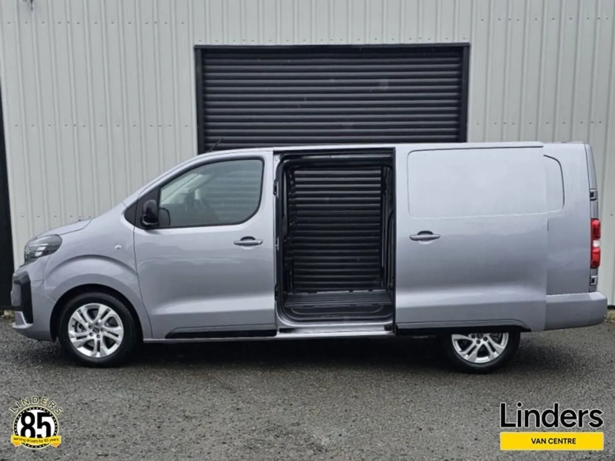 Opel Vivaro 271 LWB SPORTIVE 5YR WARRANTY - Image 3