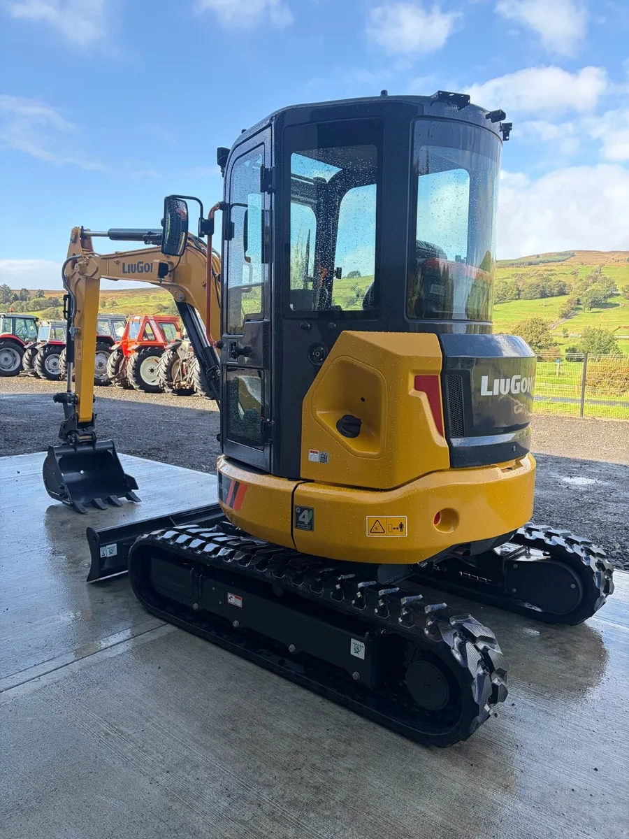 New Liugong excavator - Image 4