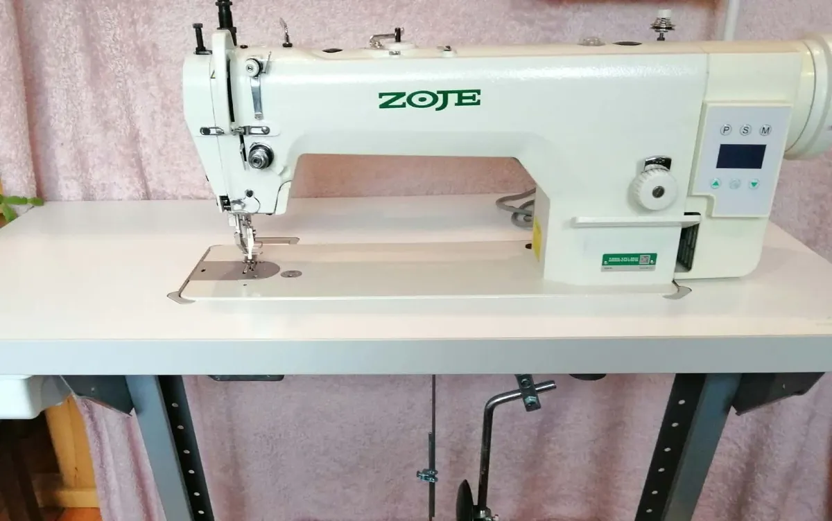 Industrial Sewing Machine - Image 3