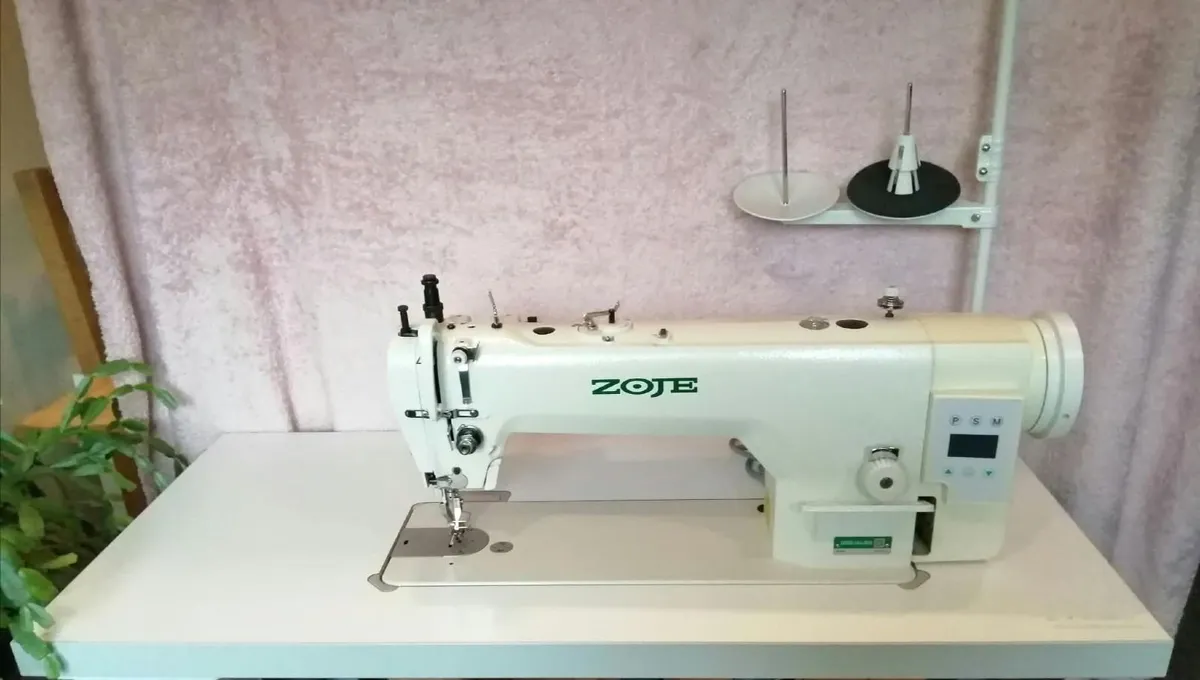 Industrial Sewing Machine - Image 2