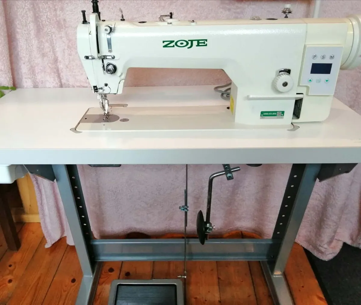 Industrial Sewing Machine - Image 1