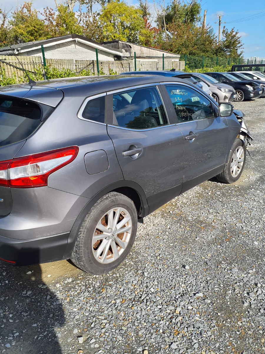 Nissan Qashqai 2015 - Image 3
