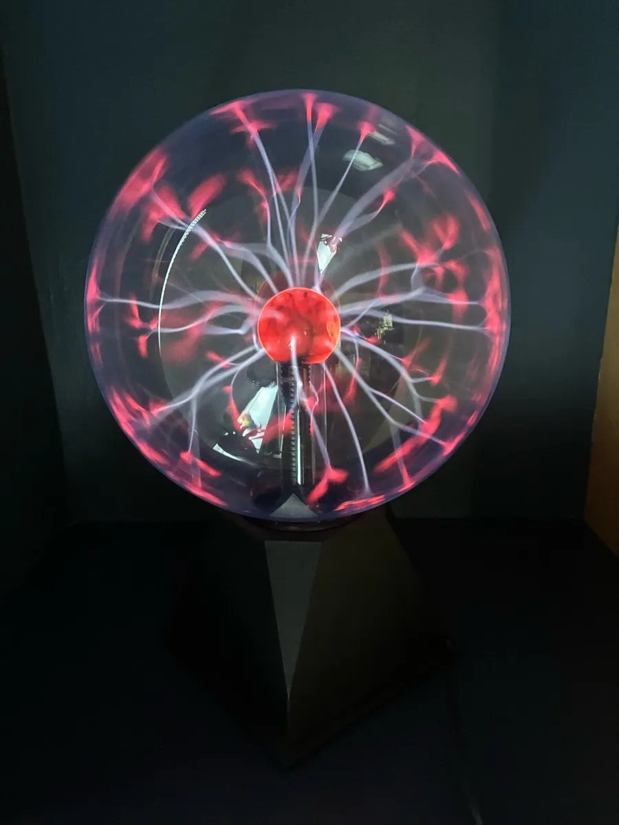 Interactive plasma 8” ball lamp - Image 1