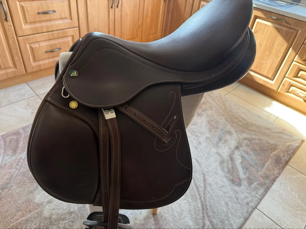 Prestige Italia 17” Brown Jump Saddle - Image 1