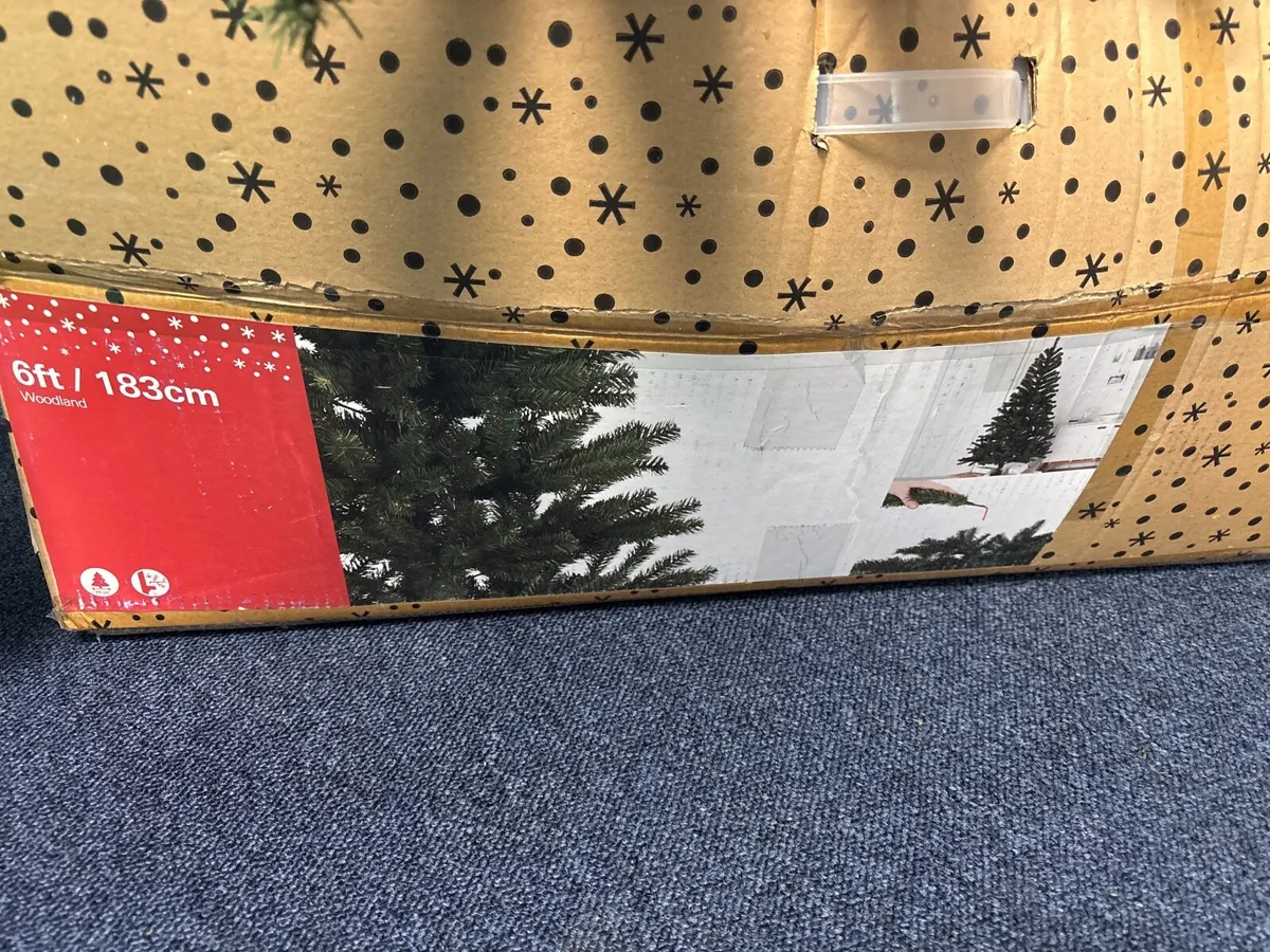 Christmas tree - Image 1