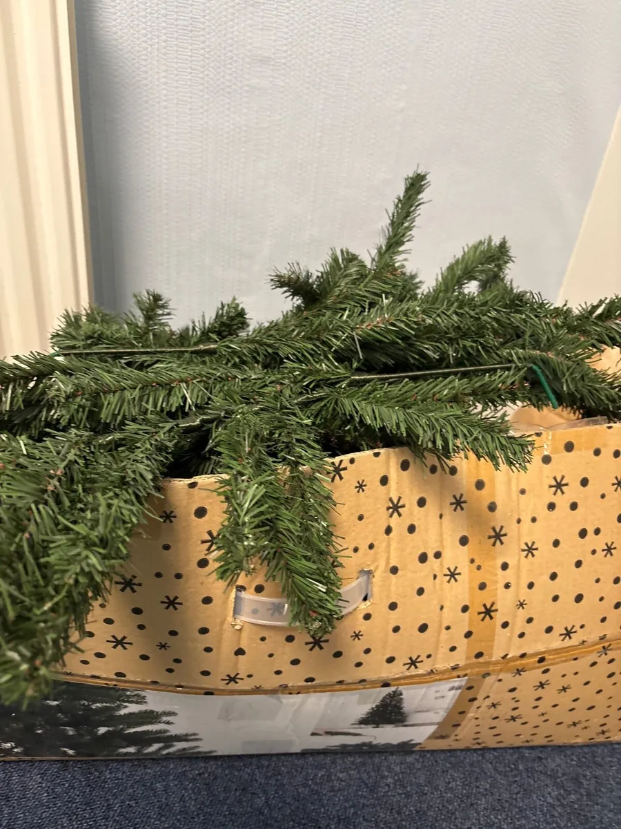 Christmas tree - Image 2