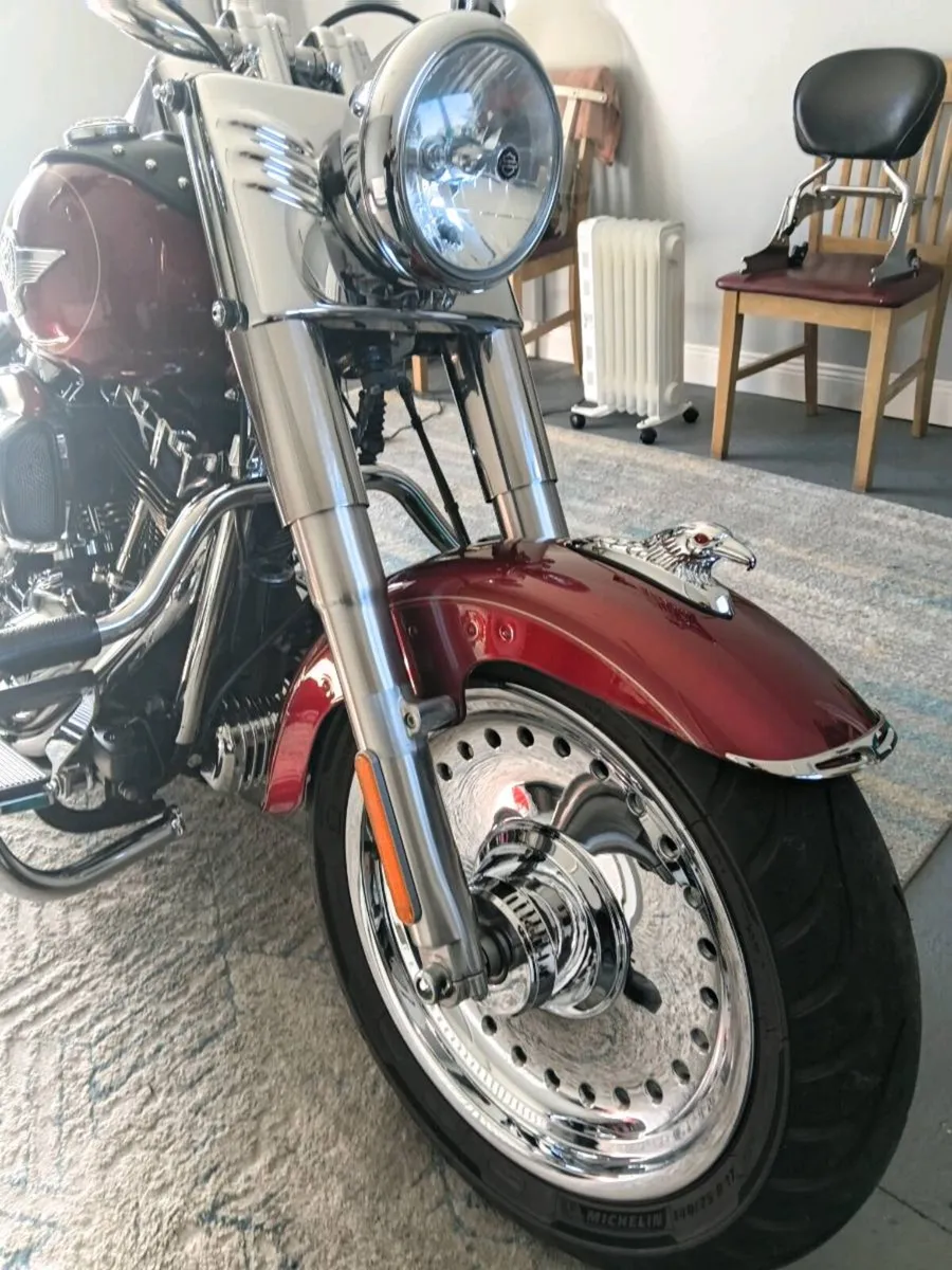 LOW MILES  17 FATBOY MINT CONDITION SERVICE DONE - Image 2