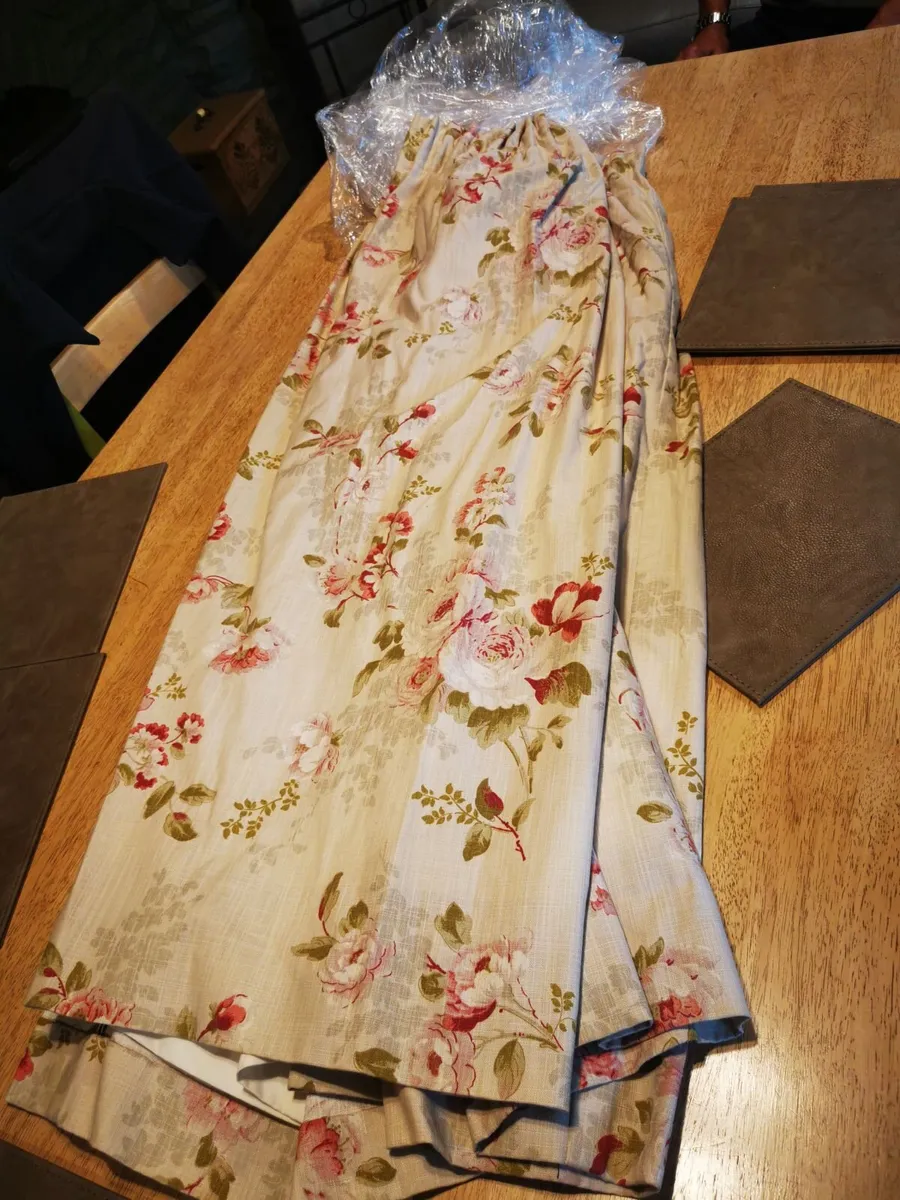 Curtains - Image 1