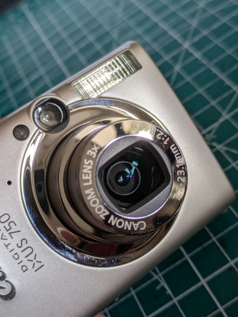 Canon IXUS 750 CCD🌈 sensor compact 📸 Mint! - Image 1